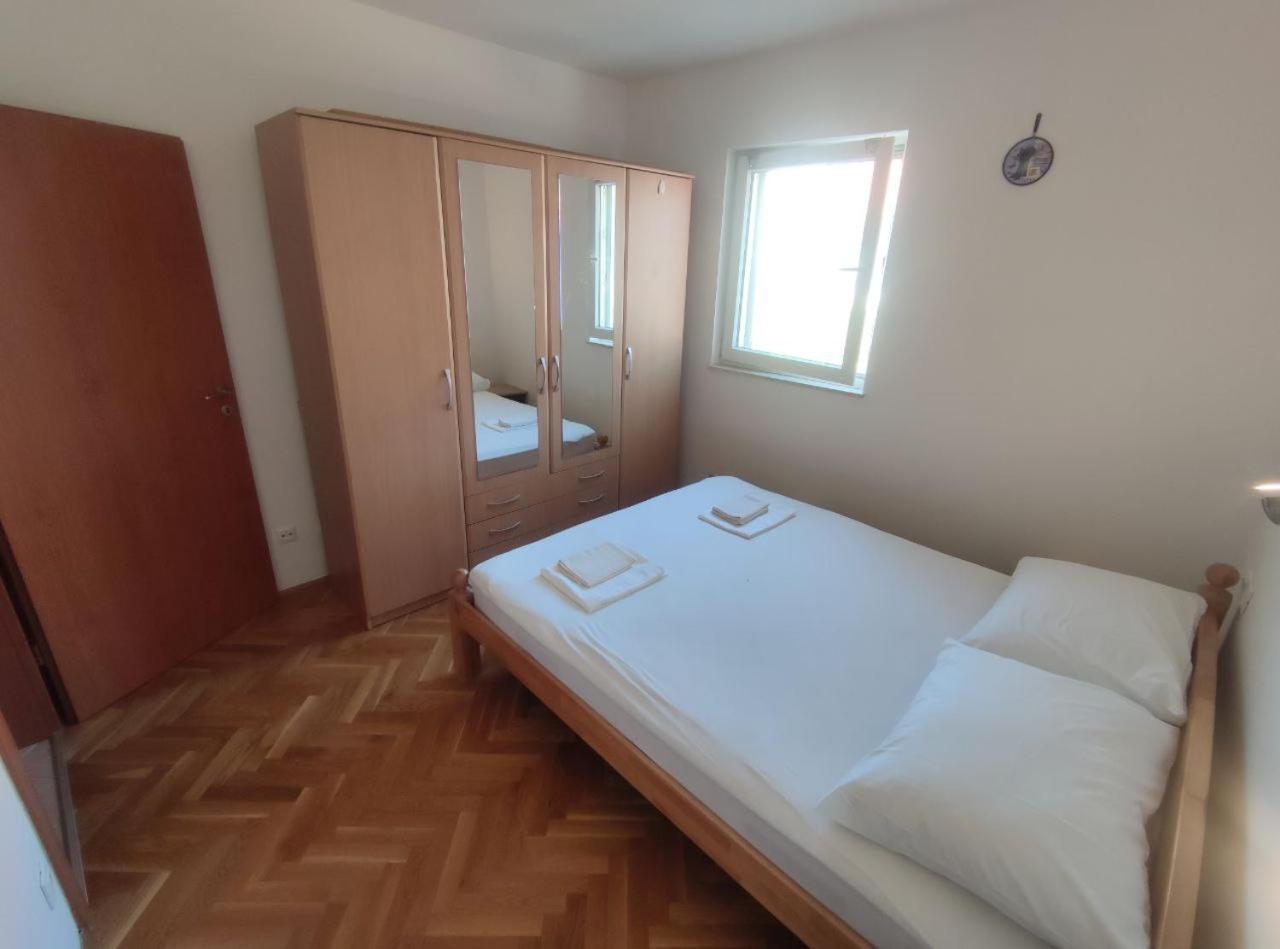 D&n Apartment *